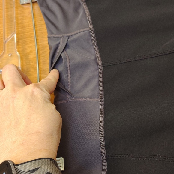 Reebok Women's Grey and Black Athletic Shorts With Liner - Picture 7 of 12